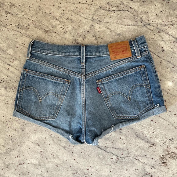 Levi’s 501 Shorts - Picture 1 of 2